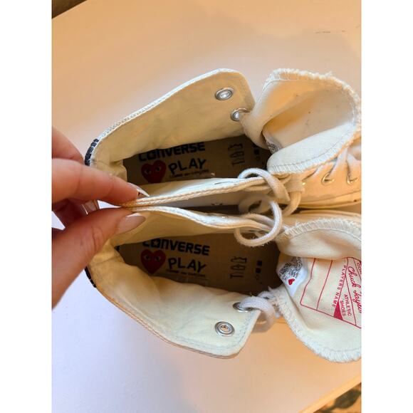 Athletic_Shoes